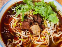 红烧牛肉面-蜀罗老成都杂酱面