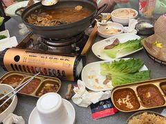 -豚妈妈汤饭·部队锅(南京东路店)