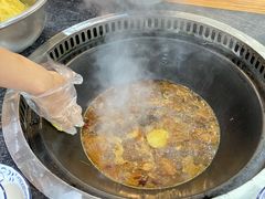 小鸡炖蘑菇-炮爷东北铁锅炖(棠安路店)