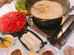 -鲜入围煮花胶鸡海鲜火锅