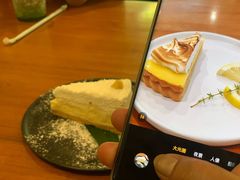 -Chom Cafe and Restaurant