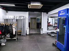 -坚果健身24小时工作室(定西路店)