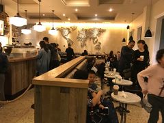 大堂-星巴克臻选(广州沙面店)