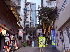-包整·丝娃娃(甲秀楼景观店)