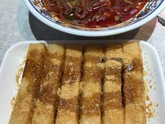 -爆炸头阿姨小四川正宗川味小吃(无任何分店)