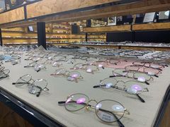 -罗伯特眼镜·蔡司官方授权(罗湖国贸店)