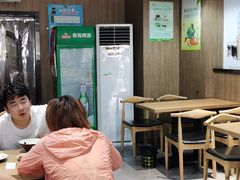 大堂-三好食堂(煎饺·馄饨·肉饼米线·盛世广场店)