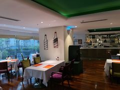 -深圳富苑皇冠假日套房酒店