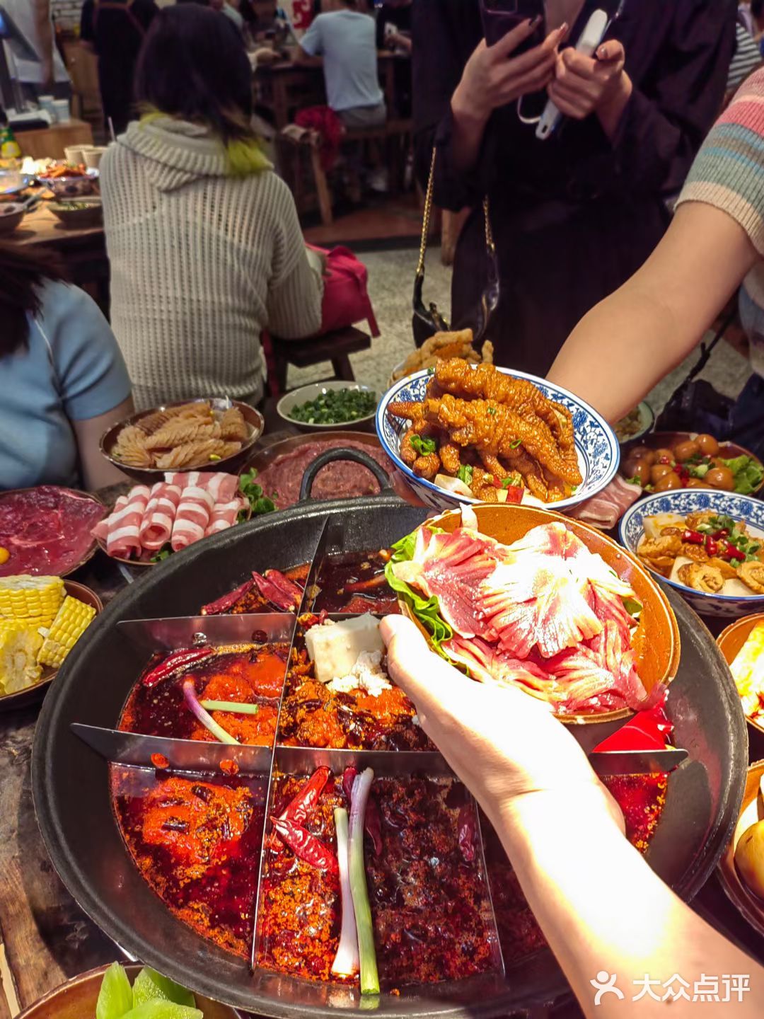 怀旧风格的环境 高颜值的火锅