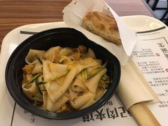 -荀记肉夹馍(三八家乐福店)