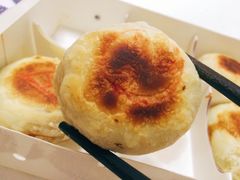 蛋黄肉松月饼-长发西饼(临顿路店)
