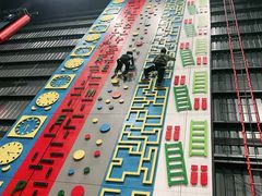 -极限PLAY运动娱乐新世界·团建派对潮玩休闲馆·室内蹦极高空游乐园