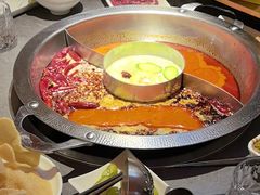 番茄汤+骨制金汤+牛油辣-竹犇番茄火锅(长风街店)