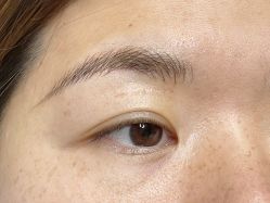 -一个差评成就的纹眉店