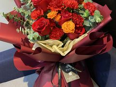 -何兮花店·气球派对鲜花店(马桥银春路万科城店)