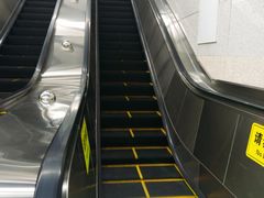 -红土地(地铁站)