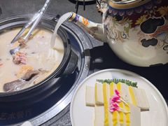 -大匠工房古船木艺术餐厅·猪肚鸡专门店(长白仙岛店)