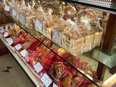 -红宝石·鲜奶小方·海派西点房(南丹店)