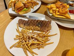 安格斯草饲无激素牡蛎牛排-HELLO 27 意面·沙拉·帕尼尼