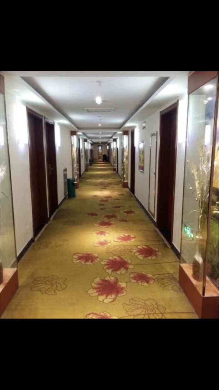 万家连锁宾馆(泰山店)-"[糖果]位置:来薛城出差,离办事的地方很.
