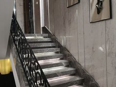-新盈光·云会所(百丈东路店)