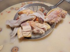 -尚尚仙·酸汤猪手·猪肚鸡火锅(华联万柳购物中心店)