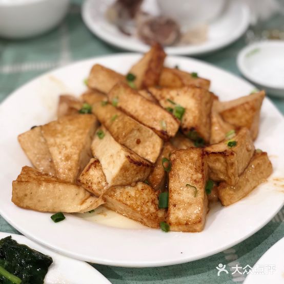 何记乡村菜馆