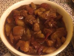 西红柿土豆烧肉-吉事利茶餐厅