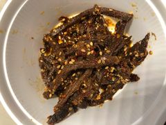 麻辣牛肉干-鑫记婆婆兔·成都特产·兔头手撕兔(太古里店)