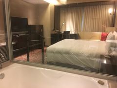 -上海龙之梦万丽酒店