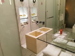 -上海滴水湖皇冠假日酒店