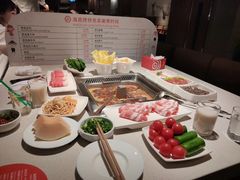 -海底捞火锅鲜切牛肉主题店(长寿路店)