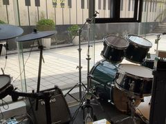 -柏斯音乐艺术中心·钢琴·吉他(上音店)