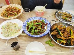 -江城燕子大排档(江汉路步行街店)