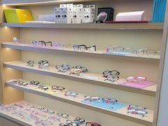 -三目眼镜·蔡司视觉合作店(青浦宝龙店)