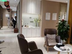 -柏乐口腔医院·舒适化无痛种植牙中心(东盟商务区院)