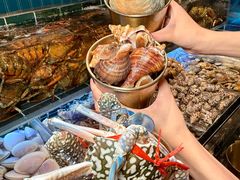 -雍容荟帝王蟹活龙虾展台自助(IFS黑金店)
