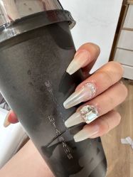 -UGIRL有个美甲