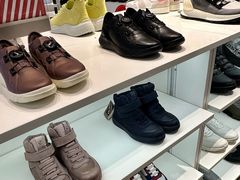 -百年港湾奥特莱斯(香炉礁店)