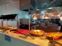自助取餐区-亚洲国际大酒店·云顶阁旋转自助餐厅