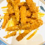 菜品口感也不错，价格也蛮实惠