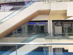 -瑞尔齿科(上海长风大悦城店)