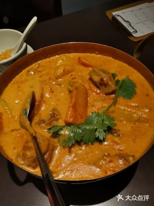 大头虾越式风味餐厅(光明广场店)越式咖喱牛腩煲图片