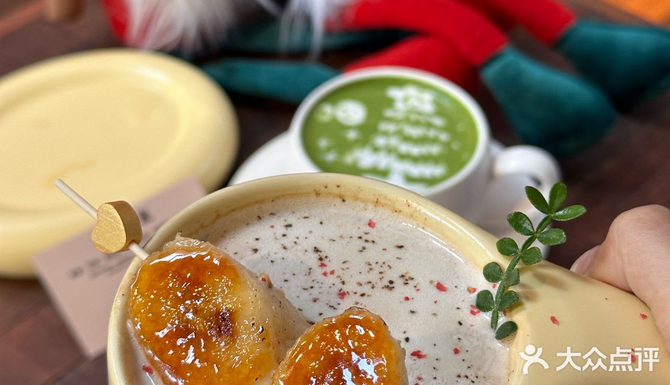 三里屯的这家咖啡店真的好漂亮！圣诞🎄氛围