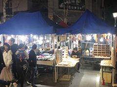 -吴山路夜市