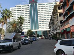 -曼谷湄南河畔华美达广场酒店