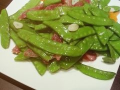 荷兰豆炒双腊-小镇大厨新概念复合中餐厅(万达广场大连高新店)