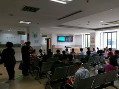 门诊二楼候诊区-上海市长宁区天山中医医院