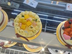 -花花卷卷·鲜食蛋糕(静安久光百货店)