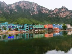 -百里峡七彩艺术小镇